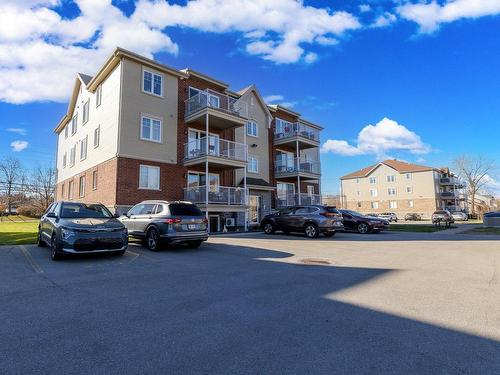 Stationnement - 004-80 Rue Des Lilas, L'Île-Perrot, QC - Outdoor With Facade