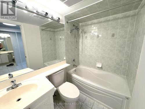 511 - 18 Sommerset Way, Toronto, ON - Indoor Photo Showing Bathroom