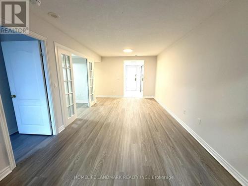 511 - 18 Sommerset Way, Toronto, ON - Indoor Photo Showing Other Room