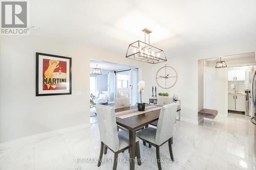 203 - 2502 Rutherford Road, Vaughan, ON - Indoor Photo Showing Dining Room