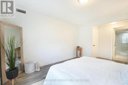 203 - 2502 Rutherford Road, Vaughan, ON - Indoor Photo Showing Bedroom