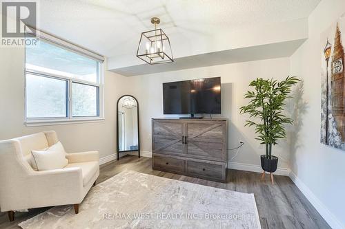 203 - 2502 Rutherford Road, Vaughan, ON - Indoor