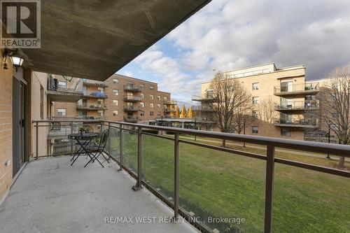 203 - 2502 Rutherford Road, Vaughan, ON - Outdoor With Balcony