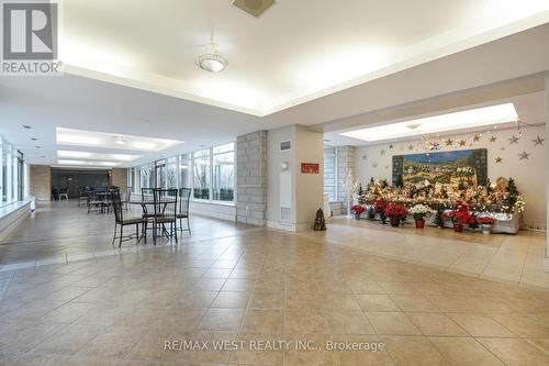 203 - 2502 Rutherford Road, Vaughan, ON - Indoor