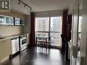 1806 - 386 Yonge Street, Toronto, ON  - Indoor Photo Showing Kitchen 