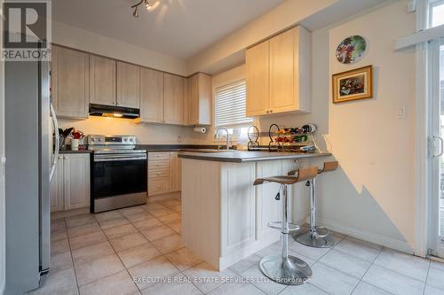 13 Percy Gate, Brampton, ON - Indoor Photo Showing Kitchen