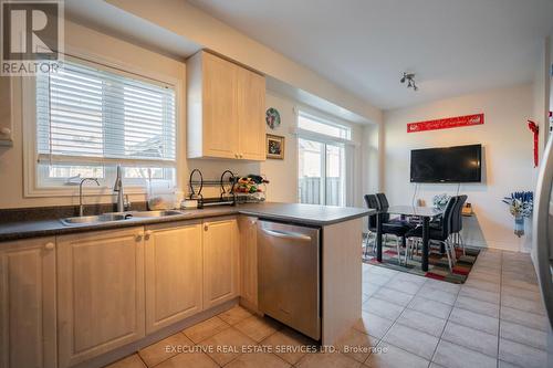 13 Percy Gate, Brampton, ON - Indoor Photo Showing Kitchen With Double Sink