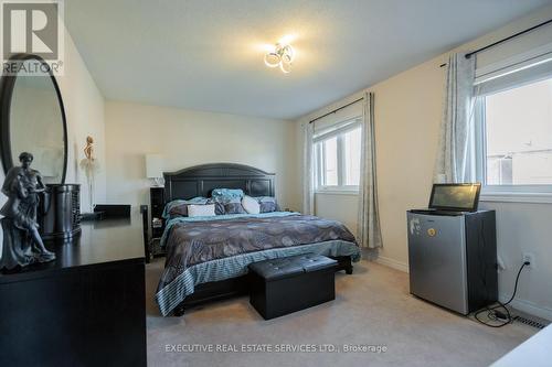 13 Percy Gate, Brampton, ON - Indoor Photo Showing Bedroom