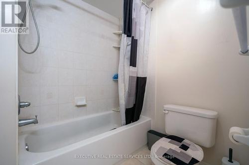 13 Percy Gate, Brampton, ON - Indoor Photo Showing Bathroom