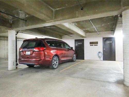 3401-27 Island Hwy South, Campbell River, BC - Indoor Photo Showing Garage