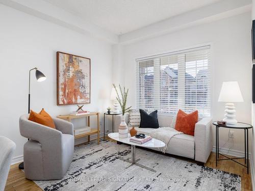 7 Salt Dr, Ajax, ON - Indoor Photo Showing Living Room