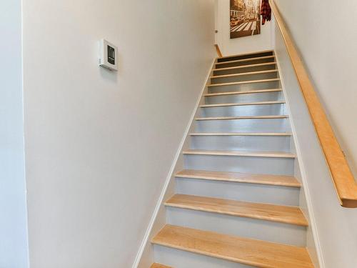 Staircase - 301-1875 Ch. St-Charles, Terrebonne (Lachenaie), QC - Indoor Photo Showing Other Room