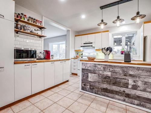 Kitchen - 81 Rue Robert, Mont-Saint-Grégoire, QC - Indoor Photo Showing Kitchen