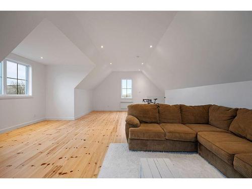 Salle familiale - 15981 Ch. Victor, Mirabel, QC - Indoor Photo Showing Living Room