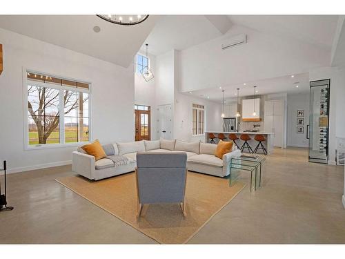 Salon - 15981 Ch. Victor, Mirabel, QC - Indoor Photo Showing Living Room