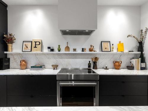 Kitchen - 5074 Rue Ste-Clotilde, Montréal (Le Sud-Ouest), QC - Indoor Photo Showing Kitchen With Double Sink