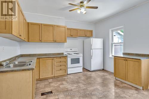 32 Lafayette Avenue, Peterborough (Otonabee), ON - Indoor Photo Showing Kitchen With Double Sink