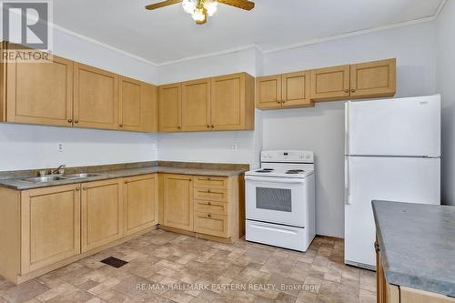 32 Lafayette Avenue, Peterborough (Otonabee), ON - Indoor Photo Showing Kitchen With Double Sink