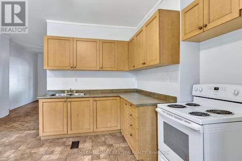 32 Lafayette Avenue, Peterborough (Otonabee), ON - Indoor Photo Showing Kitchen With Double Sink