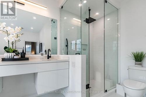 1 Auckland Drive, Whitby, ON - Indoor Photo Showing Bathroom