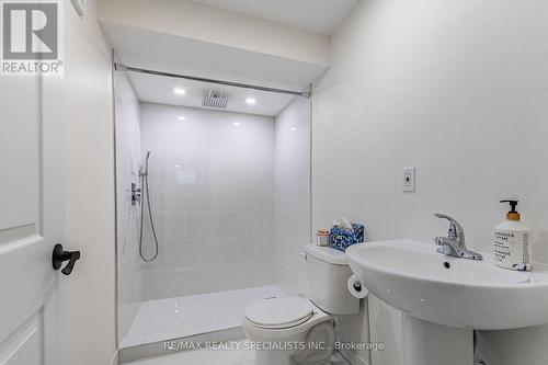 1 Auckland Drive, Whitby, ON - Indoor Photo Showing Bathroom