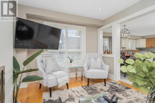 85 Eaton Street, Halton Hills, ON - Indoor Photo Showing Living Room