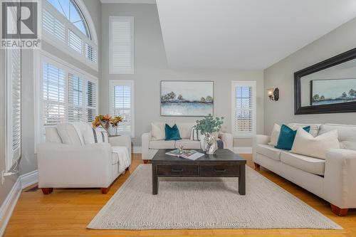 85 Eaton Street, Halton Hills, ON - Indoor Photo Showing Living Room