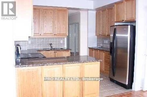 3005 - 3880 Duke Of York Boulevard, Mississauga, ON - Indoor Photo Showing Kitchen