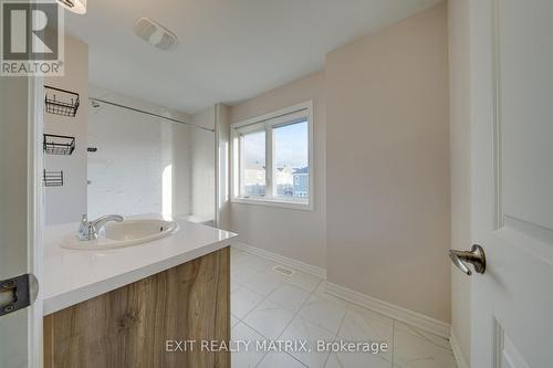 647 Chillerton Drive, Ottawa, ON - Indoor Photo Showing Bathroom