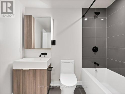 504 - 127 Broadway Avenue, Toronto, ON - Indoor Photo Showing Bathroom