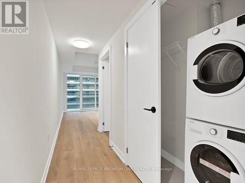 504 - 127 Broadway Avenue, Toronto, ON - Indoor Photo Showing Laundry Room