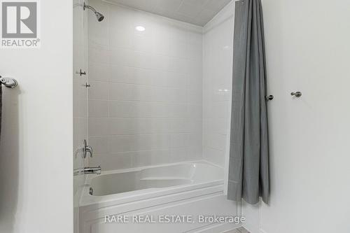 17 Herrick Drive, Brampton, ON - Indoor Photo Showing Bathroom