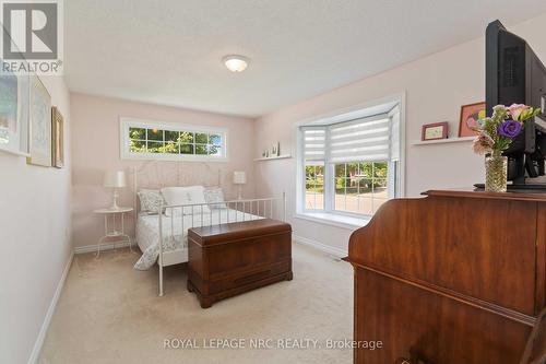 3937 Rainbow Lane, Lincoln (980 - Lincoln-Jordan/Vineland), ON - Indoor Photo Showing Bedroom