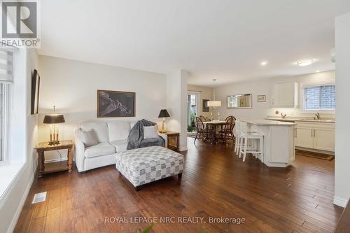 3937 Rainbow Lane, Lincoln (980 - Lincoln-Jordan/Vineland), ON - Indoor Photo Showing Living Room