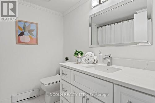 638 - 50 Richmond Street E, Oshawa, ON - Indoor Photo Showing Bathroom