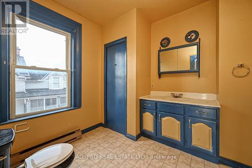 414 James Street W, Prescott, ON - Indoor Photo Showing Bathroom