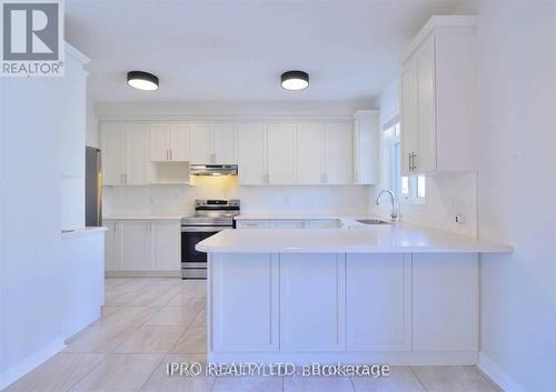 401 Switchgrass Street, Oakville, ON - Indoor Photo Showing Kitchen