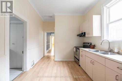 437 Quebec Street, London, ON - Indoor Photo Showing Kitchen With Double Sink