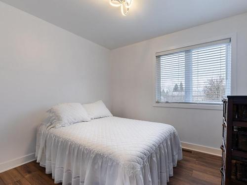 Bedroom - 2 Rue Bisaillon, Lacolle, QC - Indoor Photo Showing Bedroom