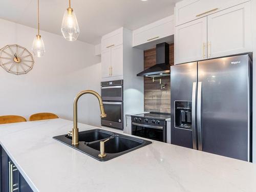 Kitchen - 2 Rue Bisaillon, Lacolle, QC - Indoor Photo Showing Kitchen With Double Sink With Upgraded Kitchen