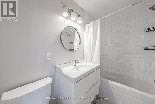 189 Crockett Street, Hamilton, ON - Indoor Photo Showing Bathroom