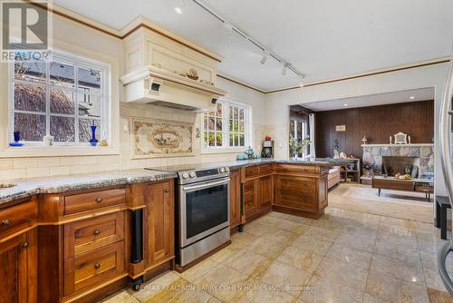 4 Chipstead Road, Toronto, ON - Indoor Photo Showing Kitchen