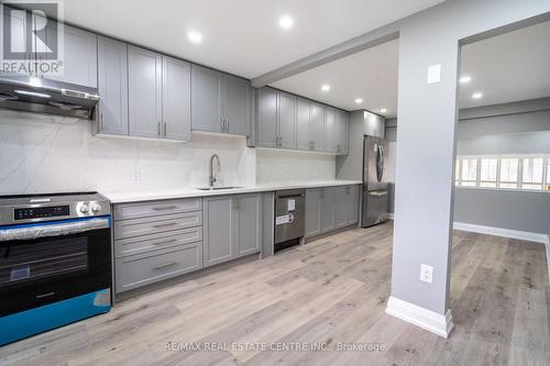 118 Darras Court, Brampton, ON - Indoor Photo Showing Kitchen