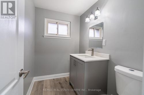 118 Darras Court, Brampton, ON - Indoor Photo Showing Bathroom