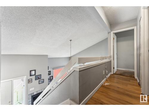 621 Millbourne Rd Nw, Edmonton, AB - Indoor Photo Showing Other Room