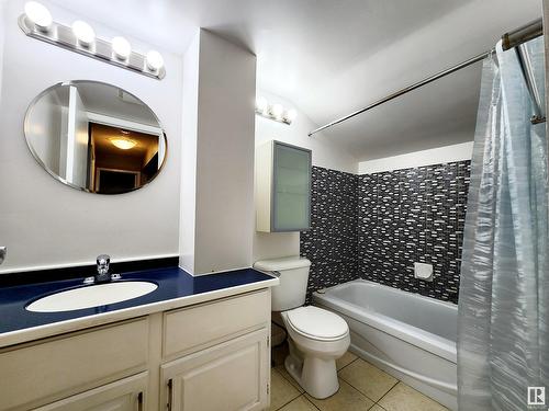 621 Millbourne Rd Nw, Edmonton, AB - Indoor Photo Showing Bathroom