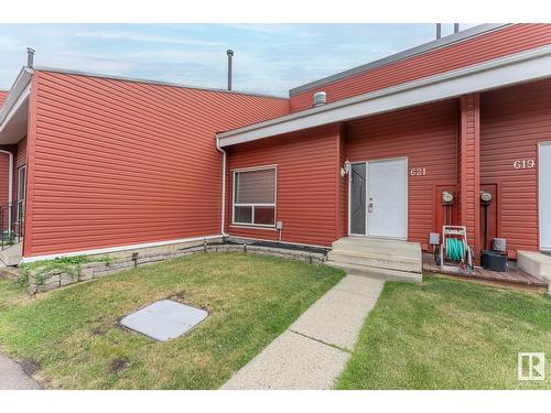 621 Millbourne Rd Nw, Edmonton, AB - Outdoor