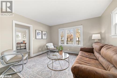 33 Lewis Street, Belleville, ON - Indoor Photo Showing Living Room