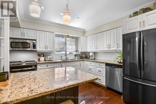 251 Colonel Douglas Crescent, Brockville, ON - Indoor Photo Showing Kitchen With Stainless Steel Kitchen With Upgraded Kitchen