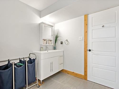 Salle de bains - 15 Rue Boivin, Labelle, QC - Indoor Photo Showing Laundry Room